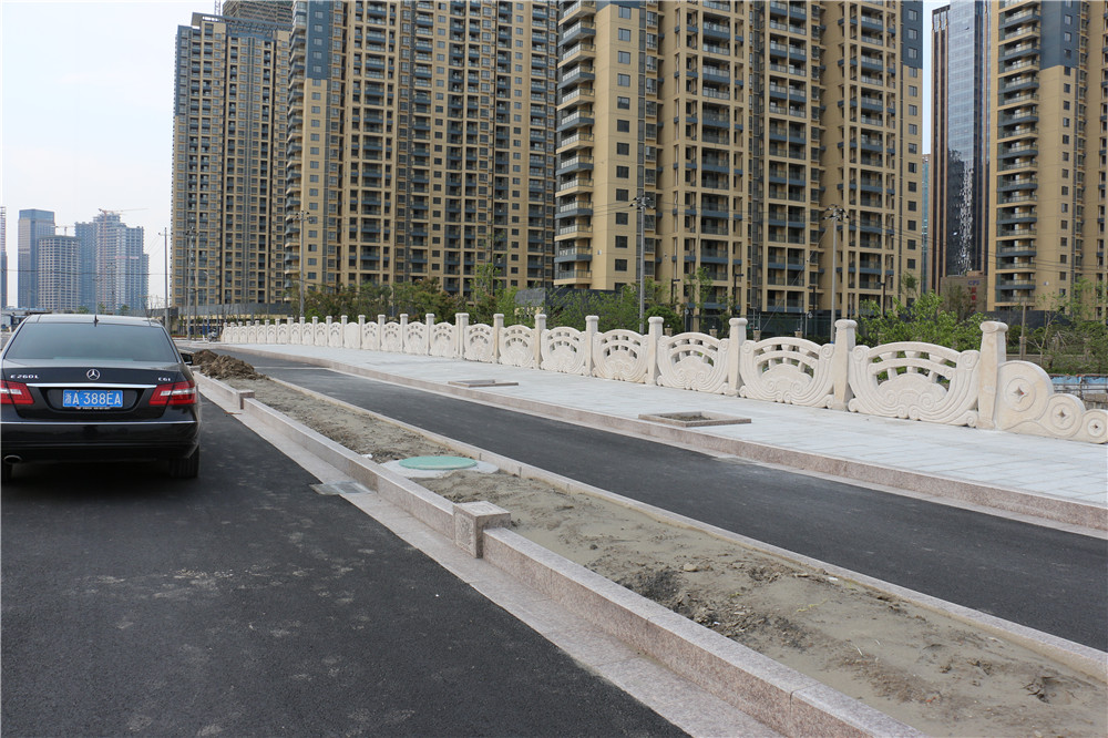 Hangzhou Qianjiang Shijicheng Jiangxilu stone handrail 